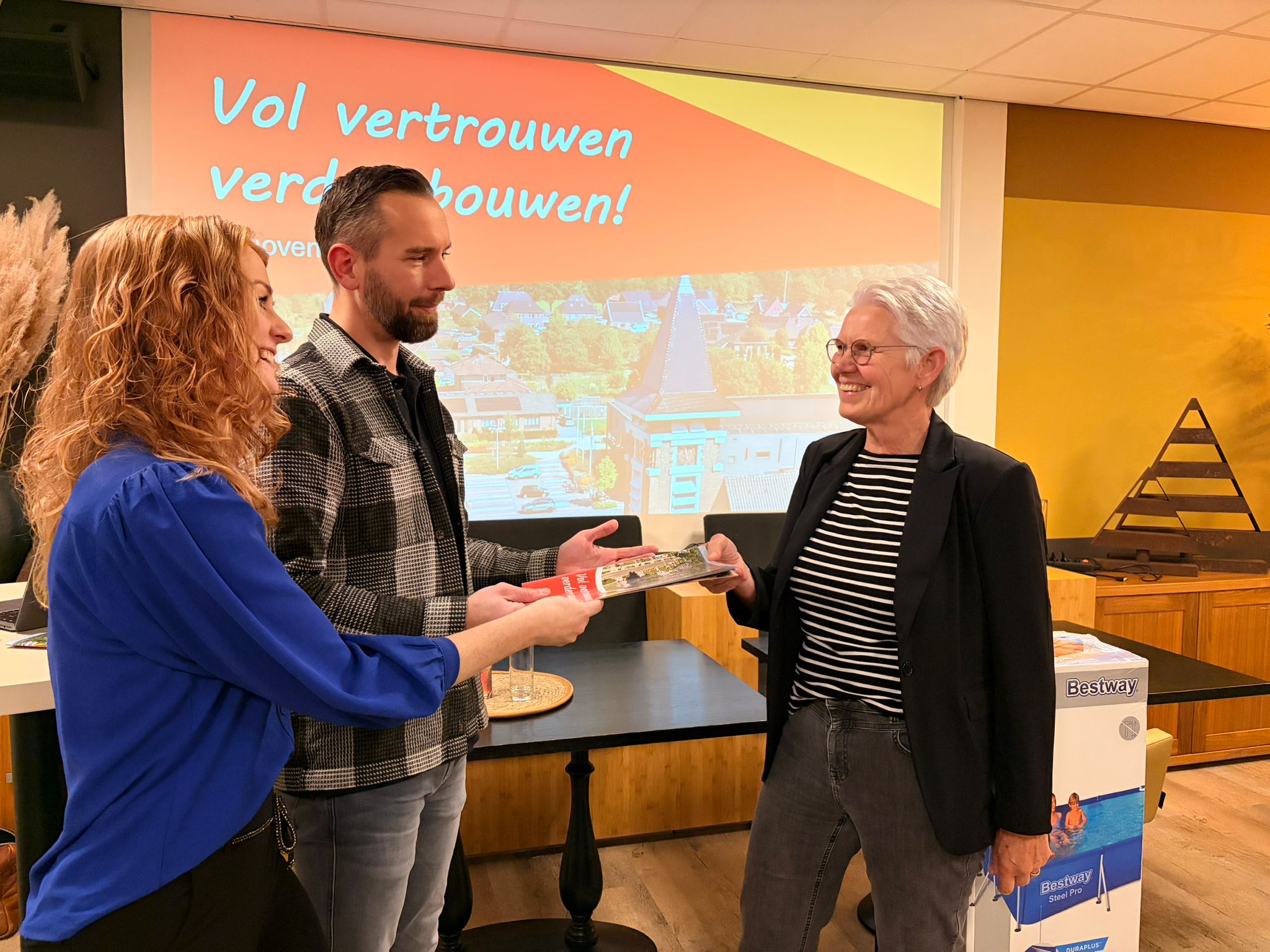 Overhandiging Dorsplan Marienvelde